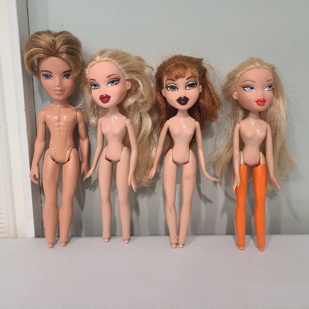 Vintage 2001 Lot of 4 MGA Bratz Dolls Incomplete Barbie Toys